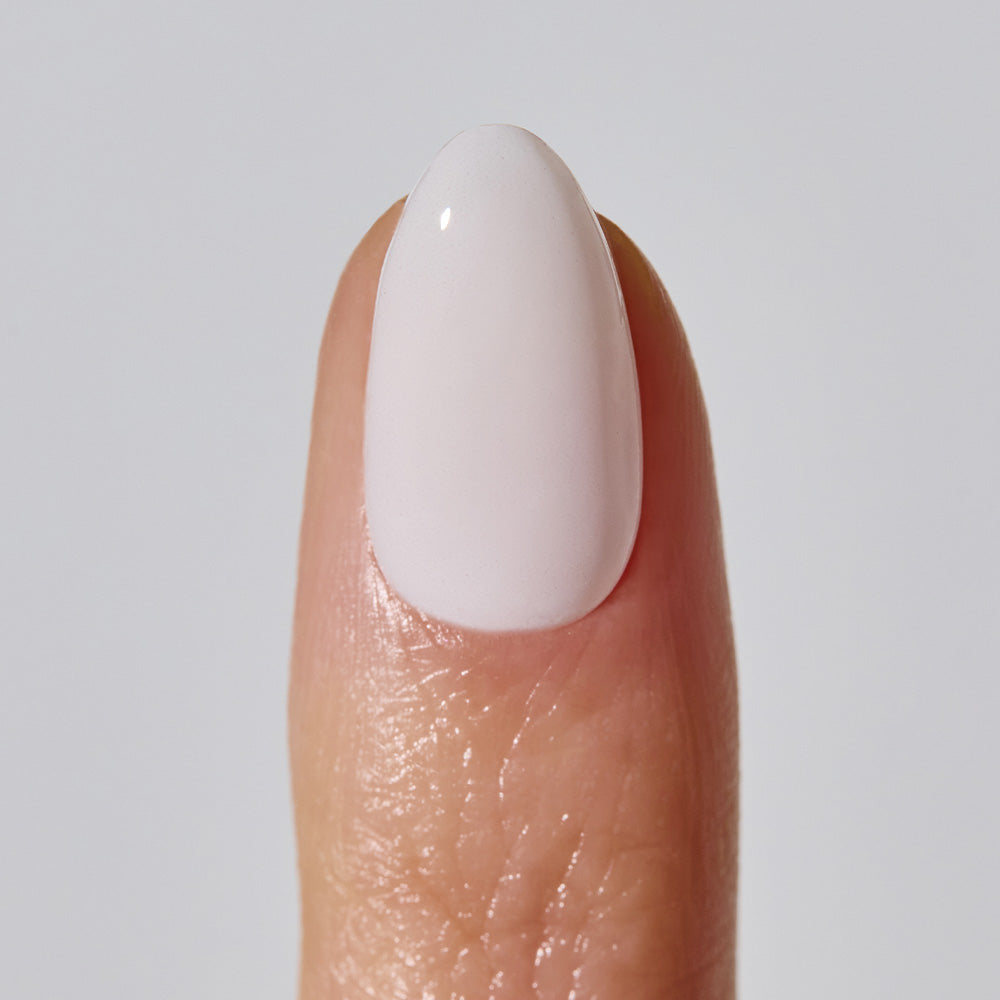 Pure White [Medium Oval]