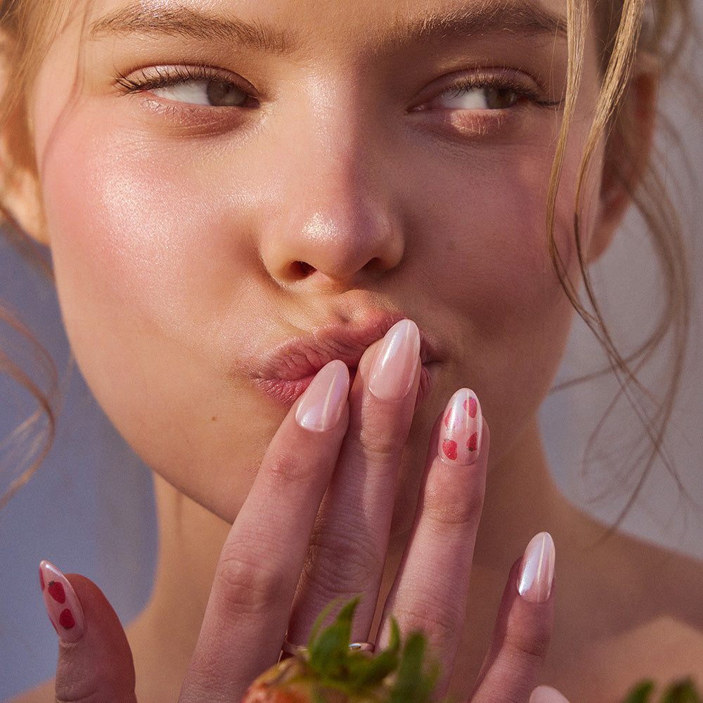 Glazed Strawberry [Medium Oval]